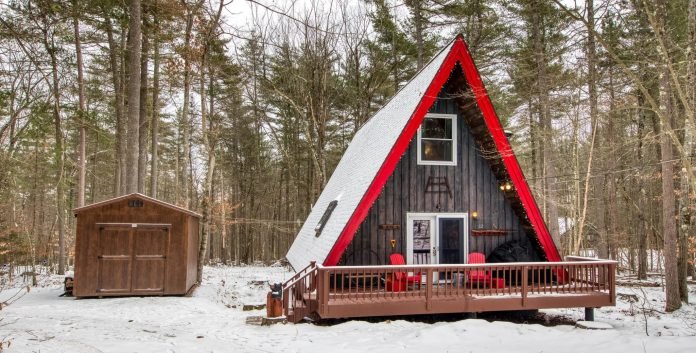 The Coziest Cabin in Jay, New York For Just $299,000